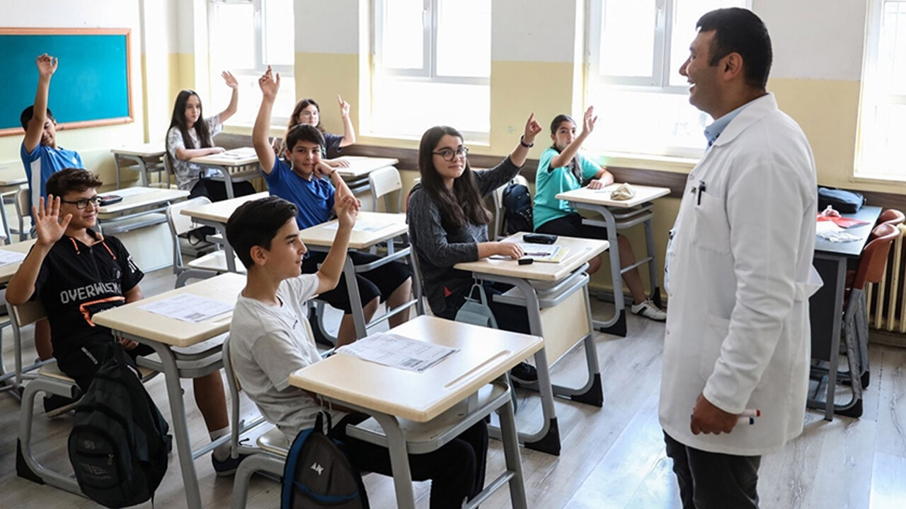 MEB duyurdu: Deprem bölgesindeki öğretmenlere yer değiştirme hakkı