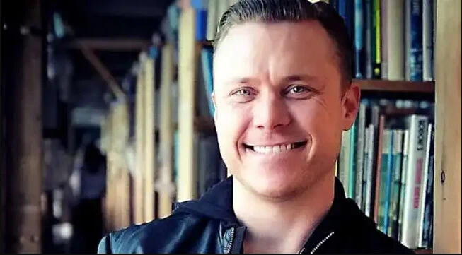 Sokak ortasında bıçaklanarak öldürülen kişi ünlü milyarder çıktı!