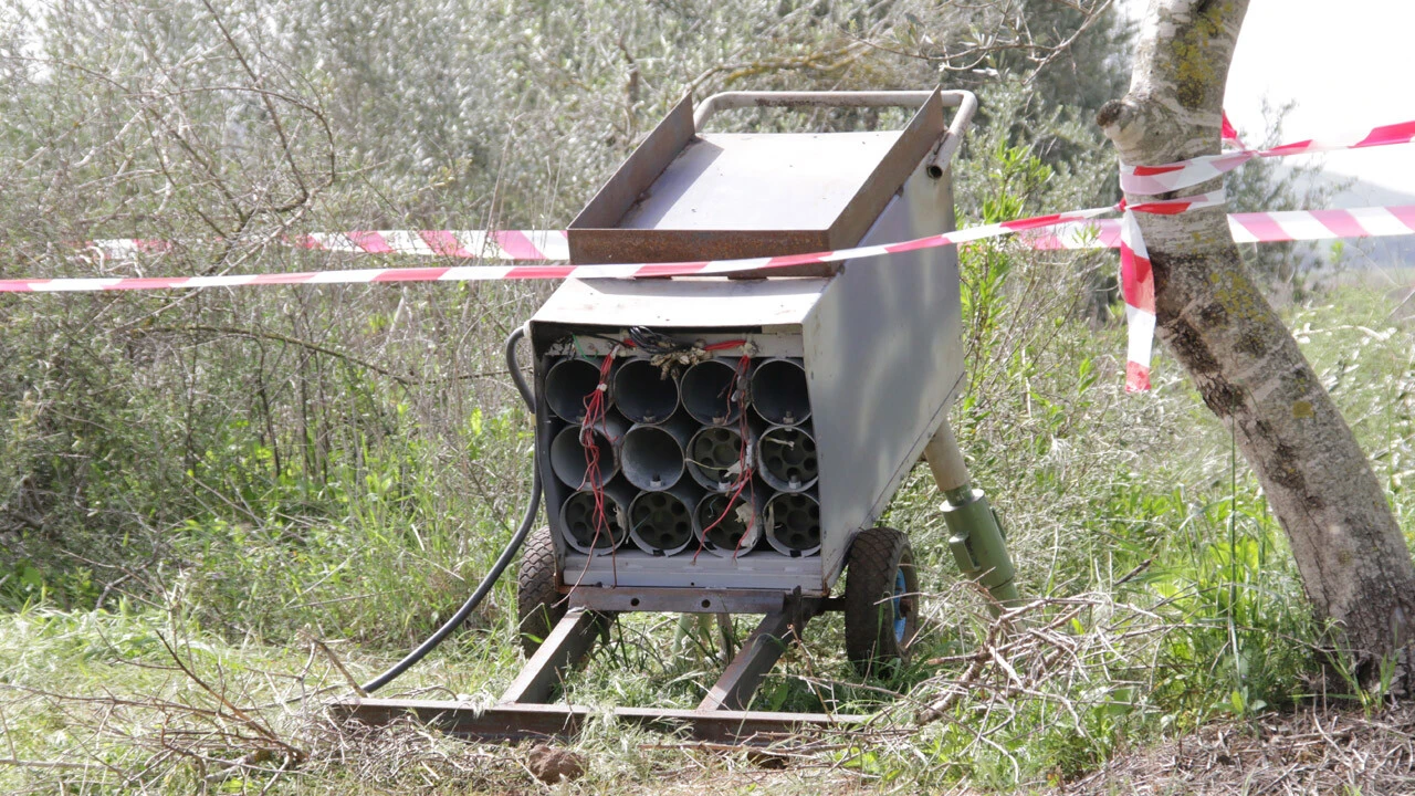 Lübnan İsrail'e fırlatılan roketlerin platformunu buldu! Roketler ele geçirildi