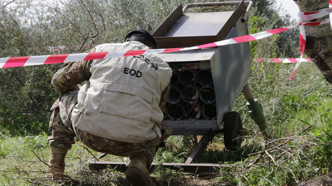 Lübnan İsrail'e fırlatılan roketlerin platformunu buldu! Roketler ele geçirildi