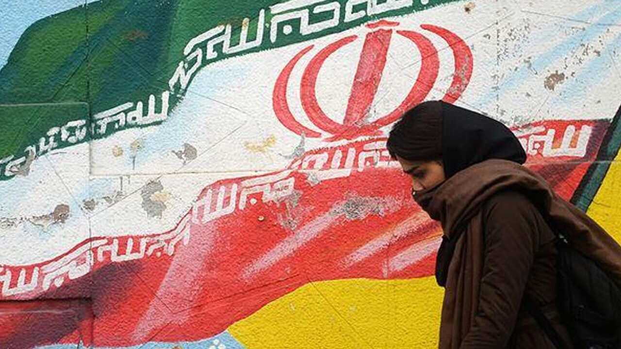 İran&#039;da başörtüsü kullanmayanlar mobese ile fişlenecek!