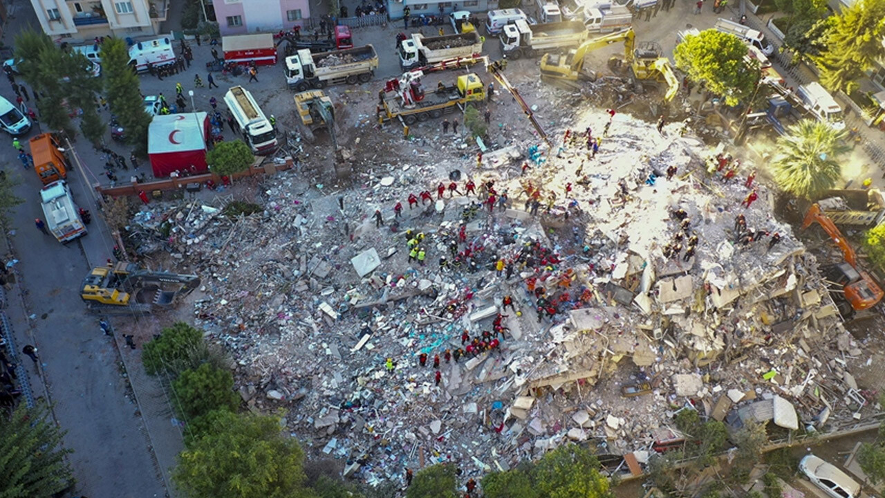 30 kişiye mezar oldu... İzmir depreminde kusurlara rağmen &#039;onay veren&#039; belediye görevlilerine hapis istemi