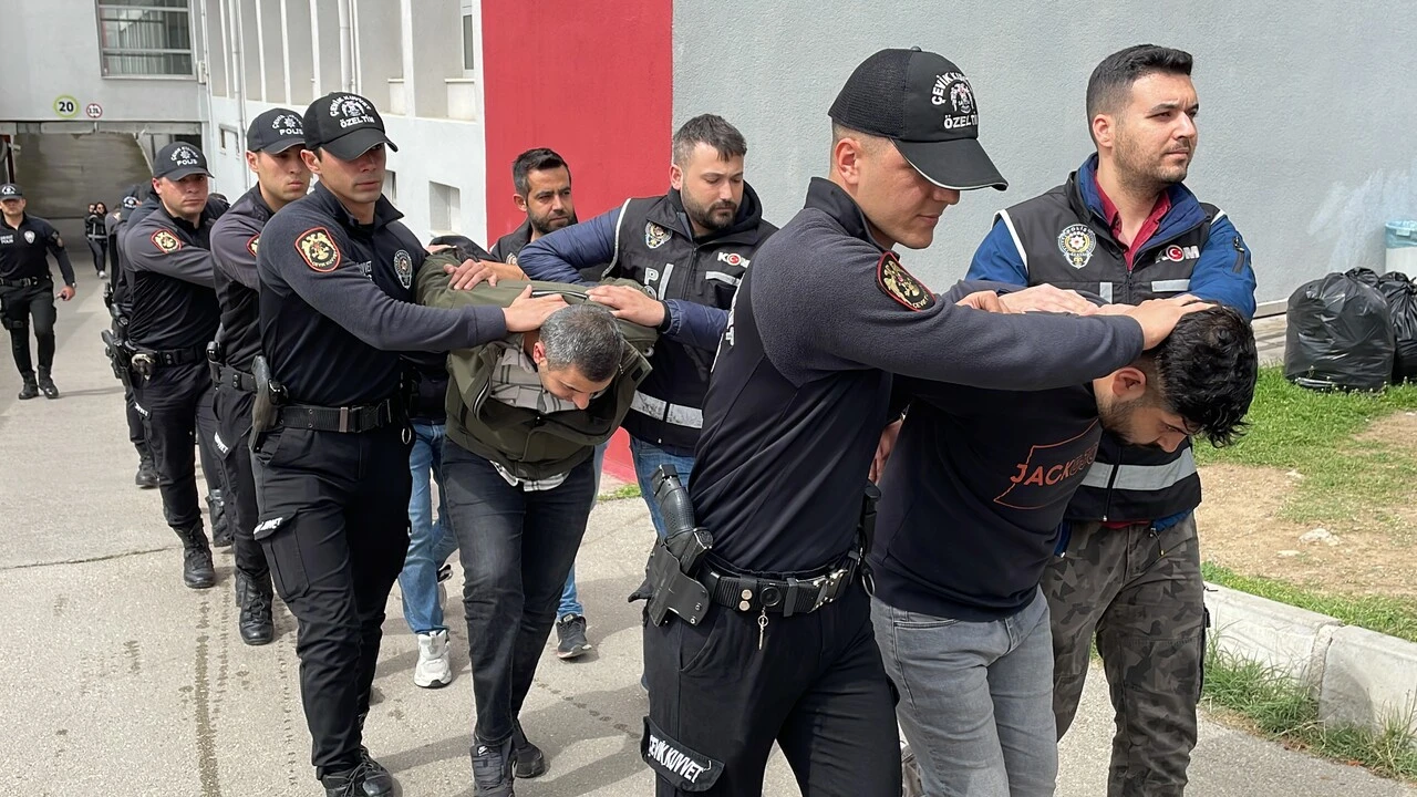 "Sarılar" suç örgütüne dev operasyon: 59 kişi tutuklandı