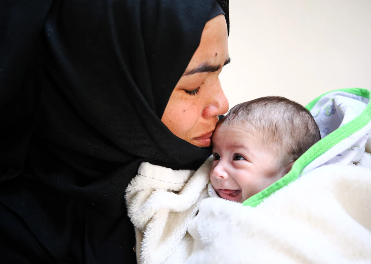 Depreme kuvözde yakalanan Meryem bebek, 2 ay sonra ailesine kavuştu!