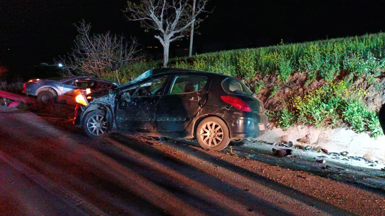 Gaziantep’te feci kaza: 1’i polis 2 kişi hayatını kaybetti