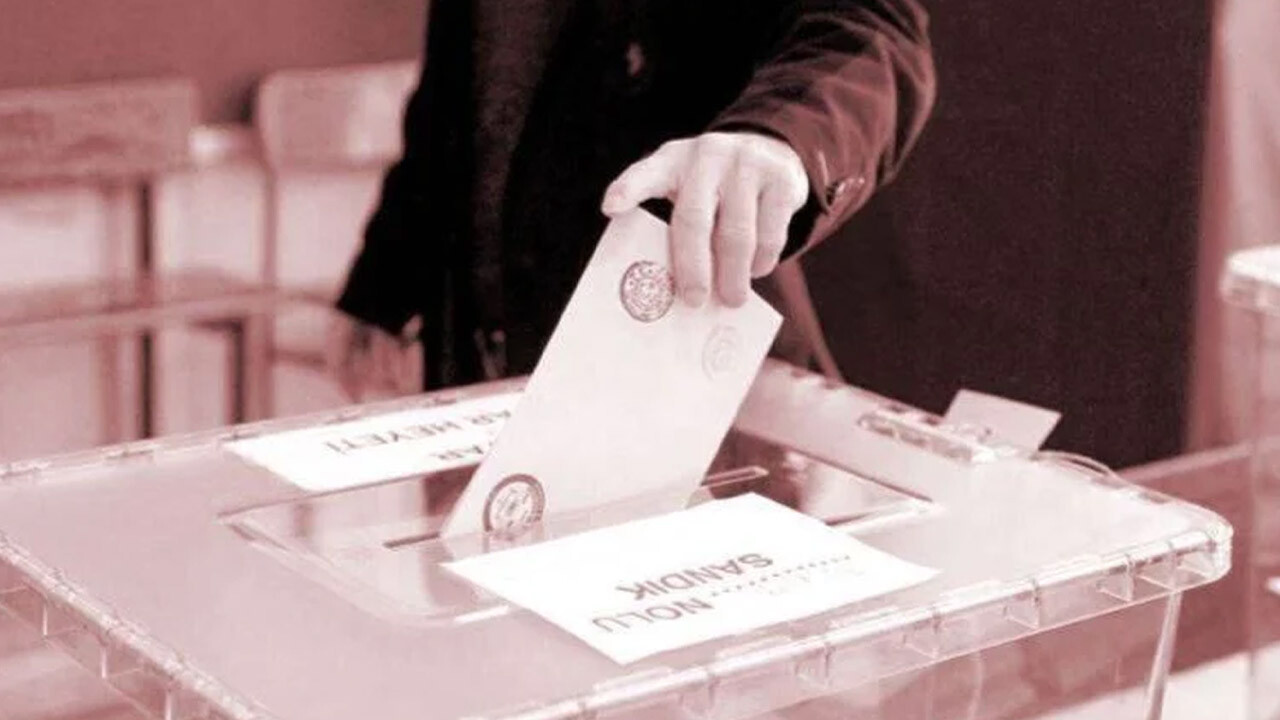 Şırnak&#039;ta aynı aileden 4 kişi 4 farklı partiden milletvekili adayı oldu!