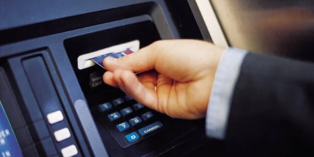 Yargıtay'dan emsal karar: ATM'ye kartını kaptıranlar dikkat!