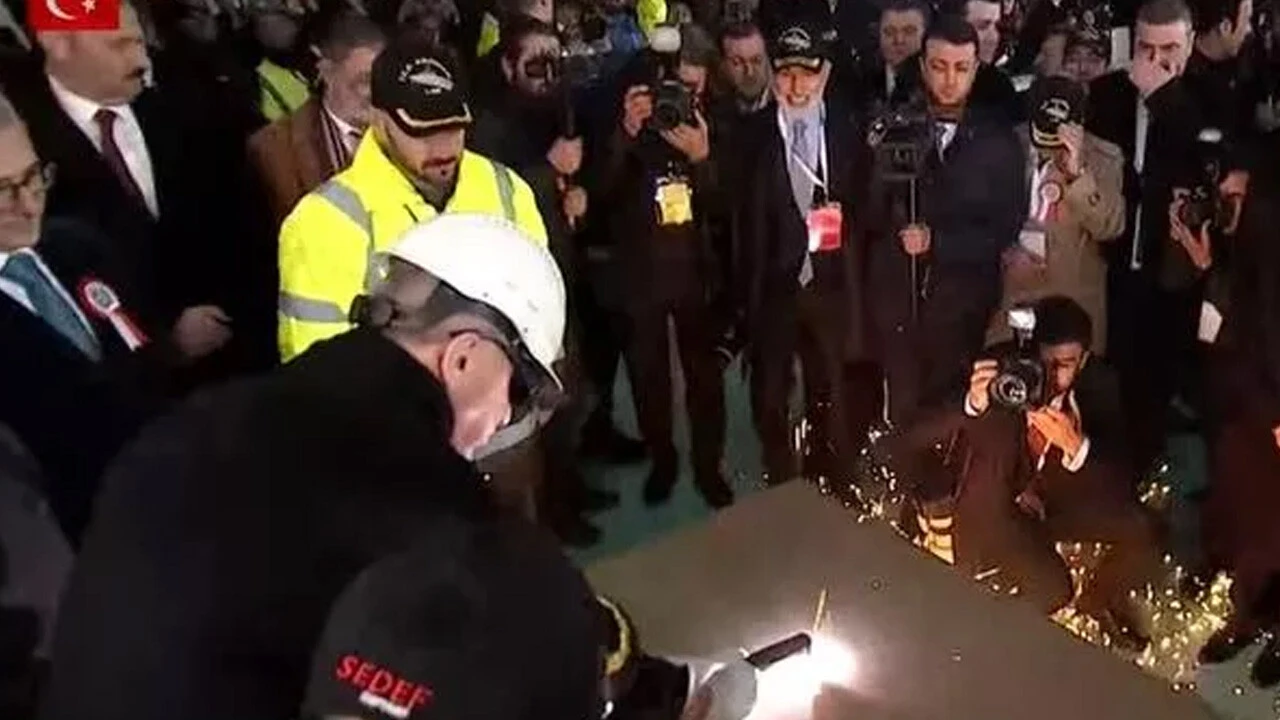 TCG Anadolu için tarihi gün, donanmaya teslim edildi! Cumhurbaşkanı Erdoğan: 2023 yılı savunma alanında milat