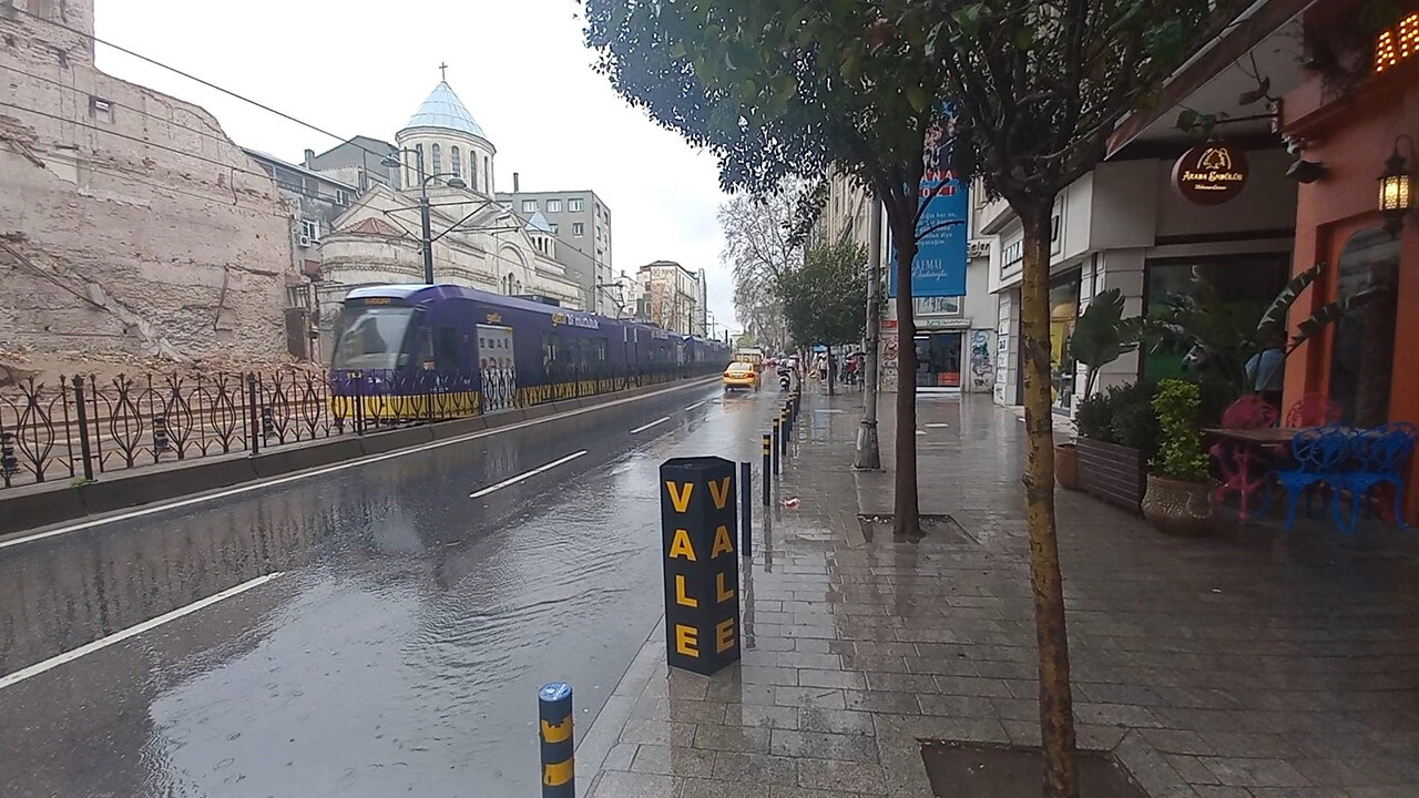 5 gündür durmuştu! Kabataş-Bağcılar Tramvay hattında seferler tekrar başladı