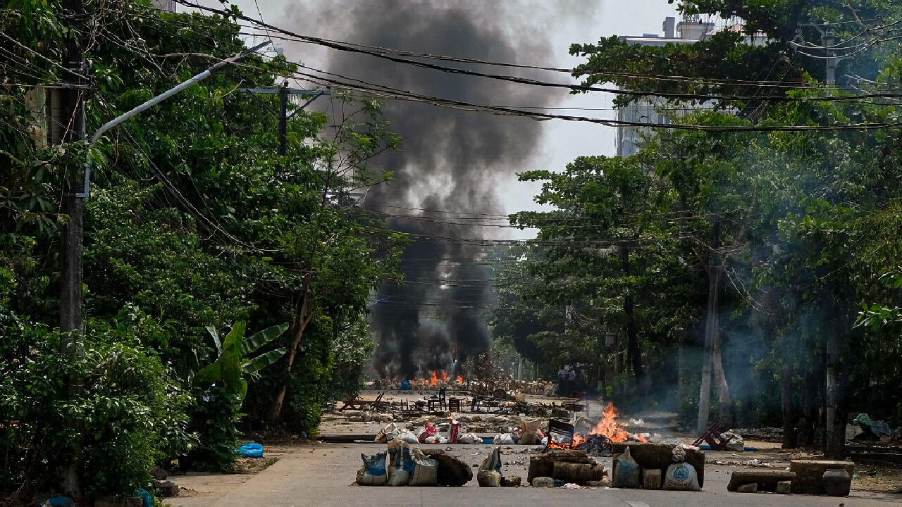 İç savaşın en kanlı saldırısı: Myanmar ordusu köyü bombalayıp sivillere ateş açtı