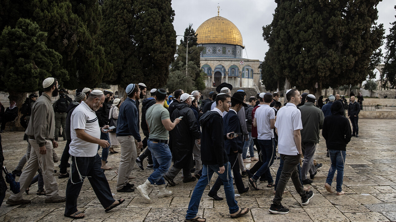 Netanyahu&#039;dan şaşırtan Mescid-i Aksa kararı! Yahudilerin girişi yasaklandı