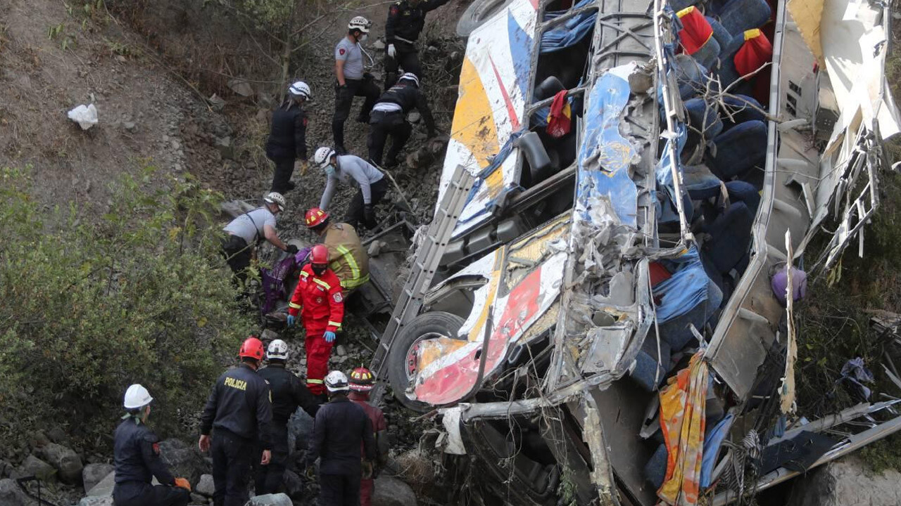 Peru&#039;da katliam gibi kaza: 10 ölü, 25 yaralı