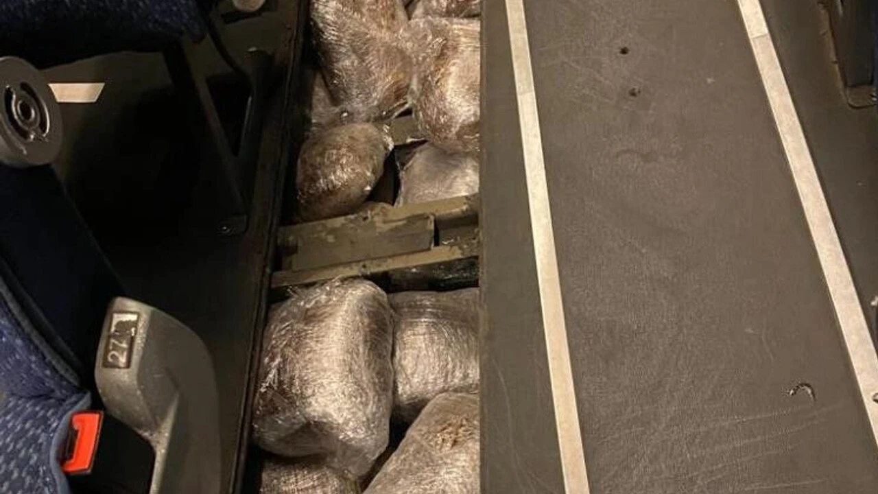 Ekiplerin şüphe üzerine durdurduğu araçtan çıkanlar şoke etti