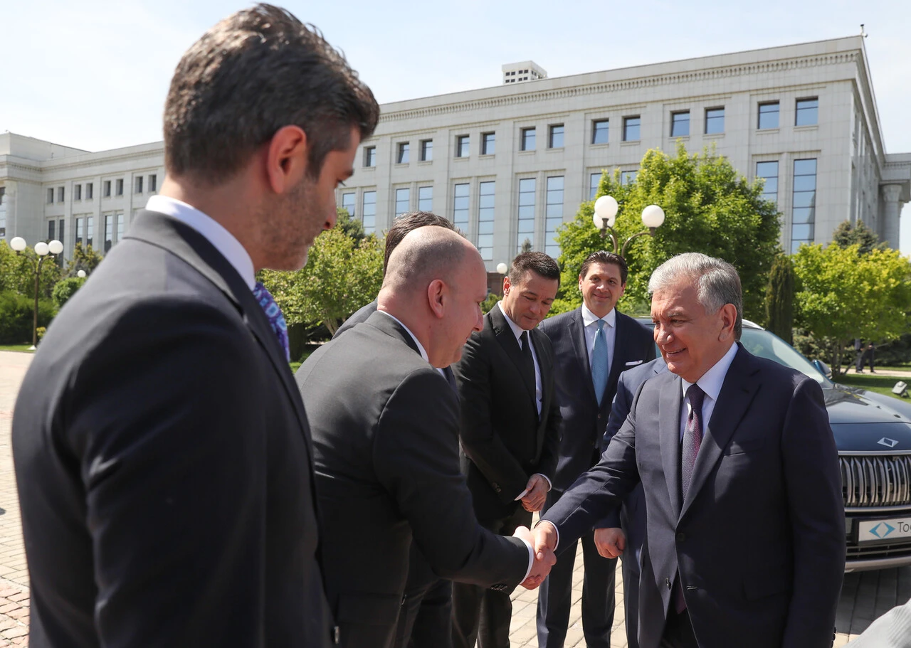 Son dakika! Cumhurbaşkanı Erdoğan'dan Özbekistanlı mevkidaşına Togg telefonu! 'Hayırlı olsun'