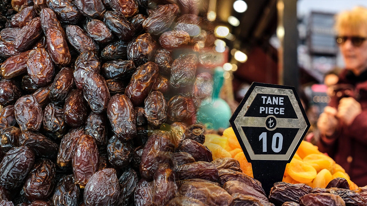 Artık ikram edilemeyecek! Hurmanın tanesi 10 liraya satılıyor