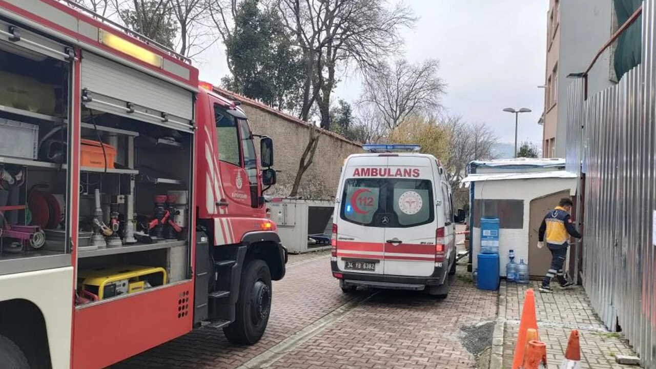 Kuyuya düşen inşaat işçisi demire saplandı