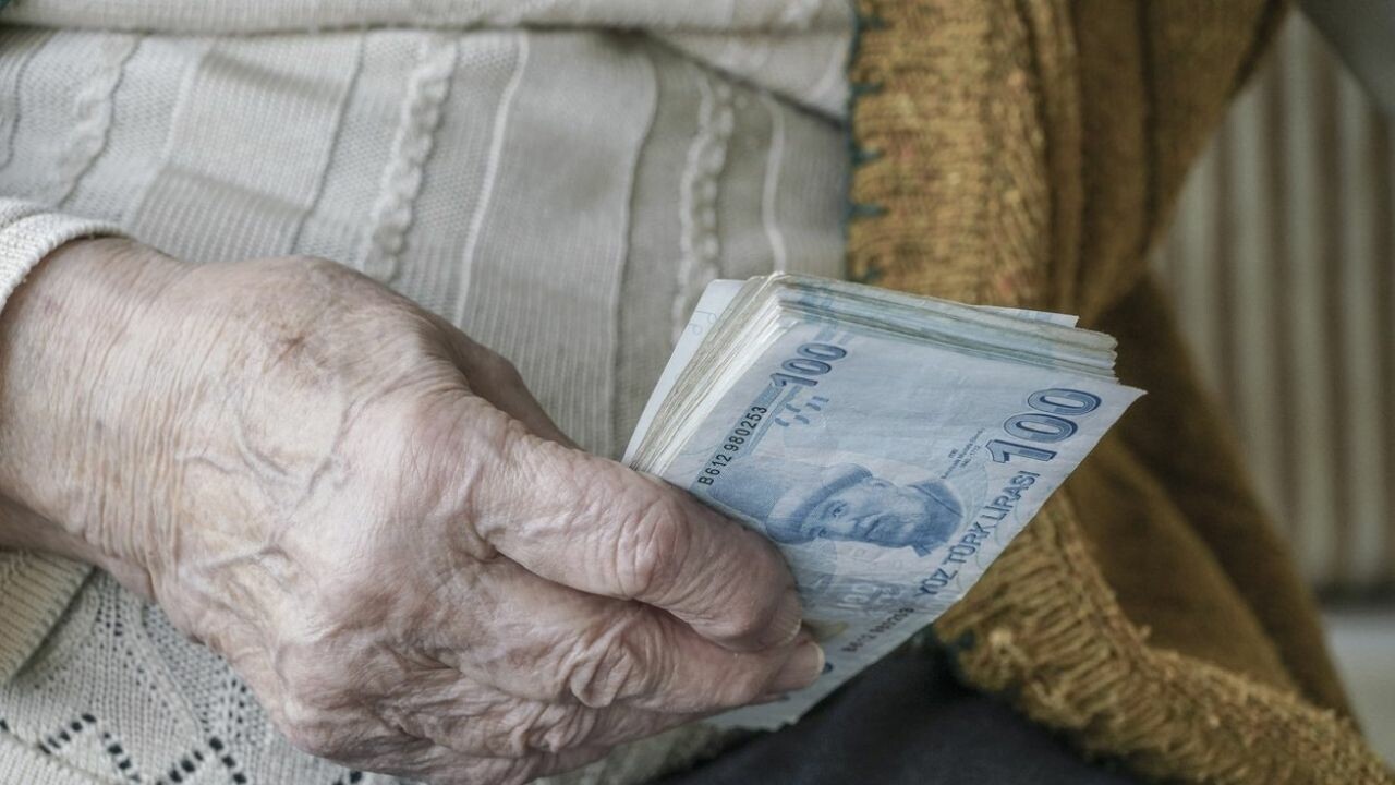 2023 yaşlılık maaşı şartları nelerdir?
