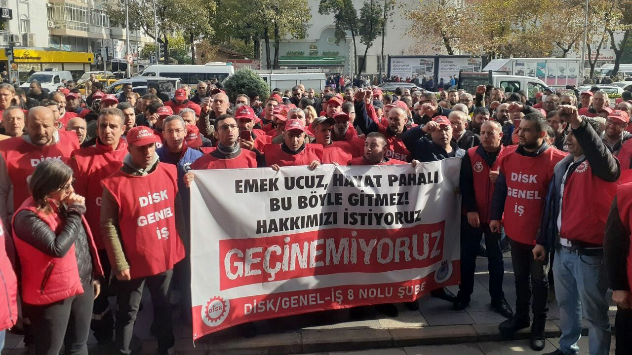 İzmir&#039;de belediyeden taksitli maaş skandalı! İşçiler borç batağında