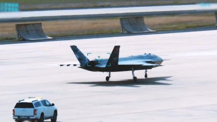 Test savaşlarını kazandı: Dördüncü kez uçan Bayraktar Kızılelma'dan bir başarı daha