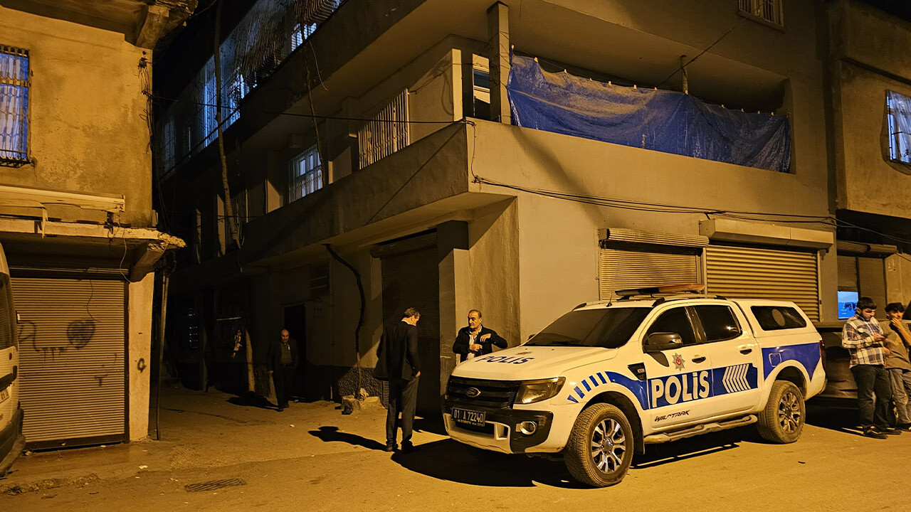 Pompalı tüfekle oynayan çocuk arkadaşını vurdu