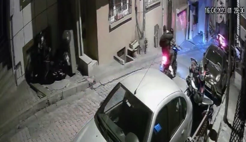 İstanbul'da bakkalcı dehşeti yaşadı! Kurşun yağdırdılar