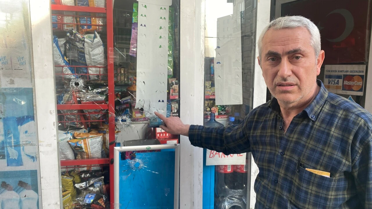 İstanbul'da bakkalcı dehşeti yaşadı! Kurşun yağdırdılar