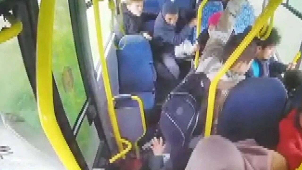 Halk otobüsü şoförü uyuyakaldı, yolcular ölümden döndü