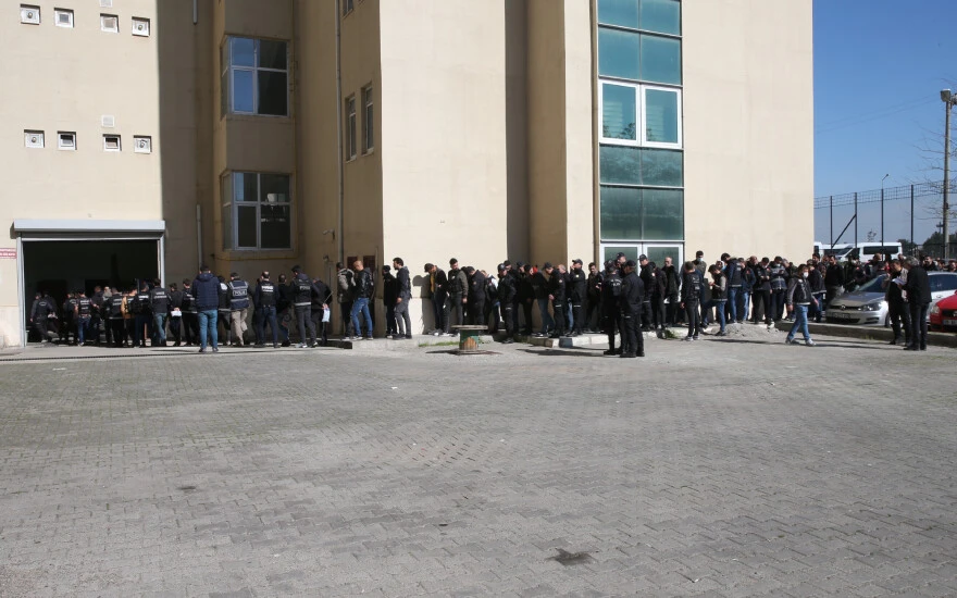 Uyuşturucunun "kökünü kurutmaya" devam: 32 tutuklama daha...