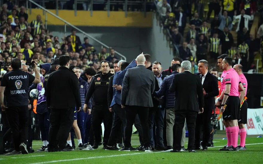 Ankaragücü'nden Erden Timur'a sert sözler: Galatasaray lehine de bir sürü karar var!