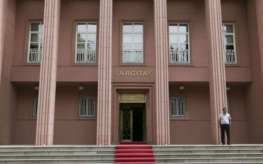 Yıllarca izin yapmadan çalışan işçiye Yargıtay'dan kötü haber