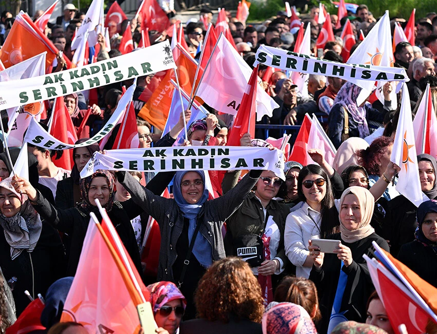 Cumhurbaşkanı Erdoğan muhalefete tepki: Bunlar patates soğanla uğraşsın bizim davamız büyük Cumhurbaşkanı Erdoğan muhalefete tepki: Bunlar patates soğanla uğraşsın bizim davamız büyük