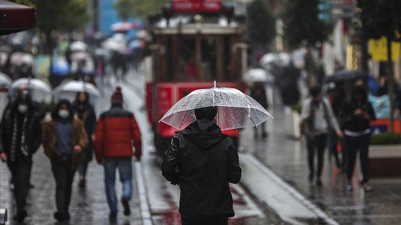 Bayramda şemsiyenizi yanınıza alın! Türkiye&#039;nin geneli yağışlı işte Ramazan Bayramı&#039;nda hava durumu