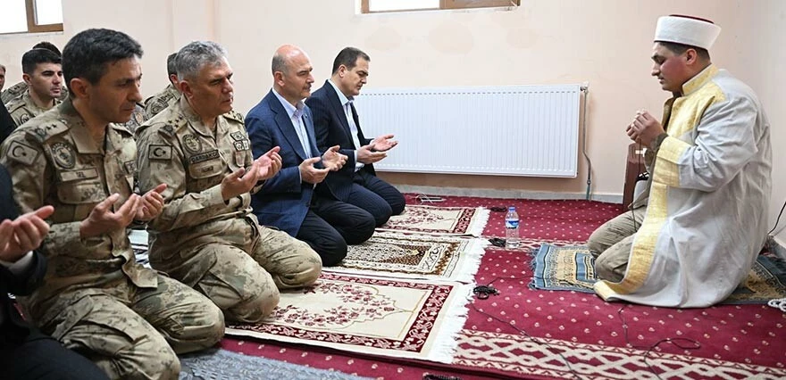 Bakan Soylu sınırda! Ramazan Bayramı'nda Mehmetçik'i yalnız bırakmadı
