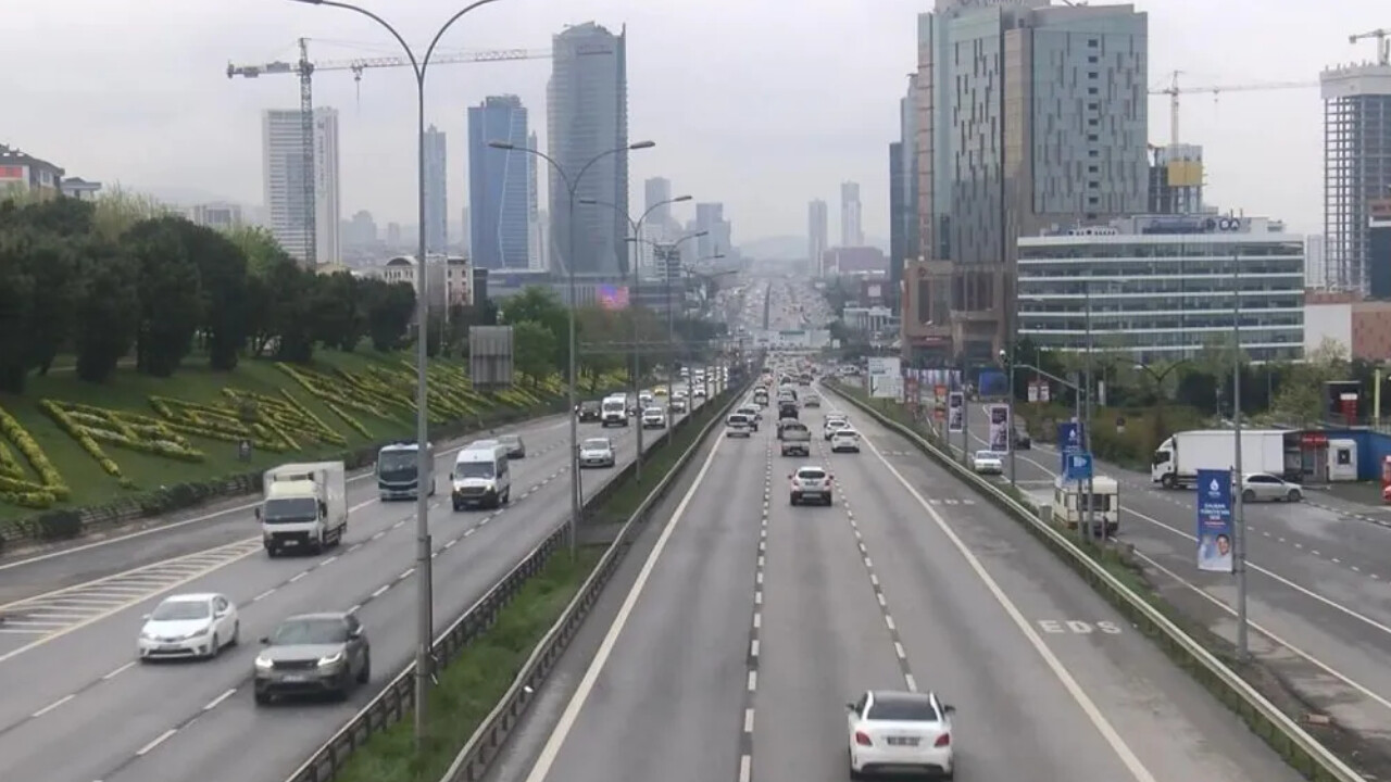 İstanbul&#039;da bayramın ilk günü yollar boş kaldı