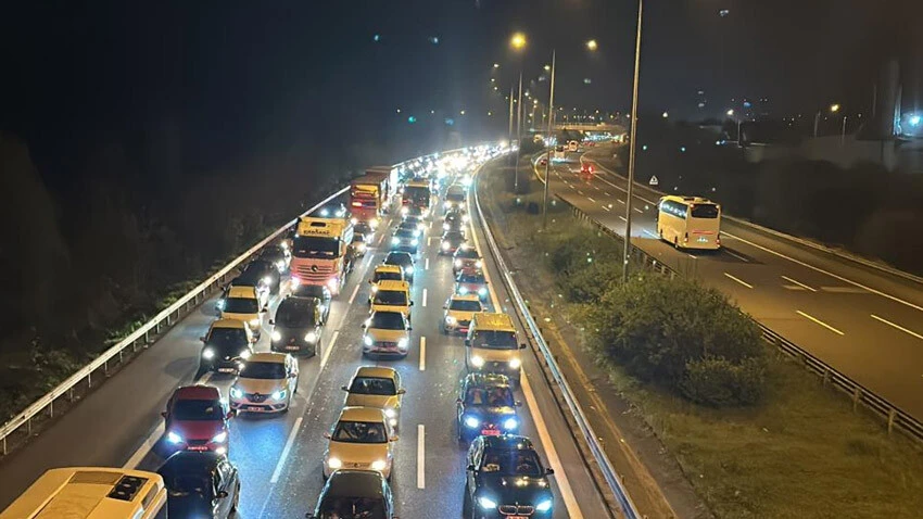 Bayram bitti, dönüş trafiği bitmedi