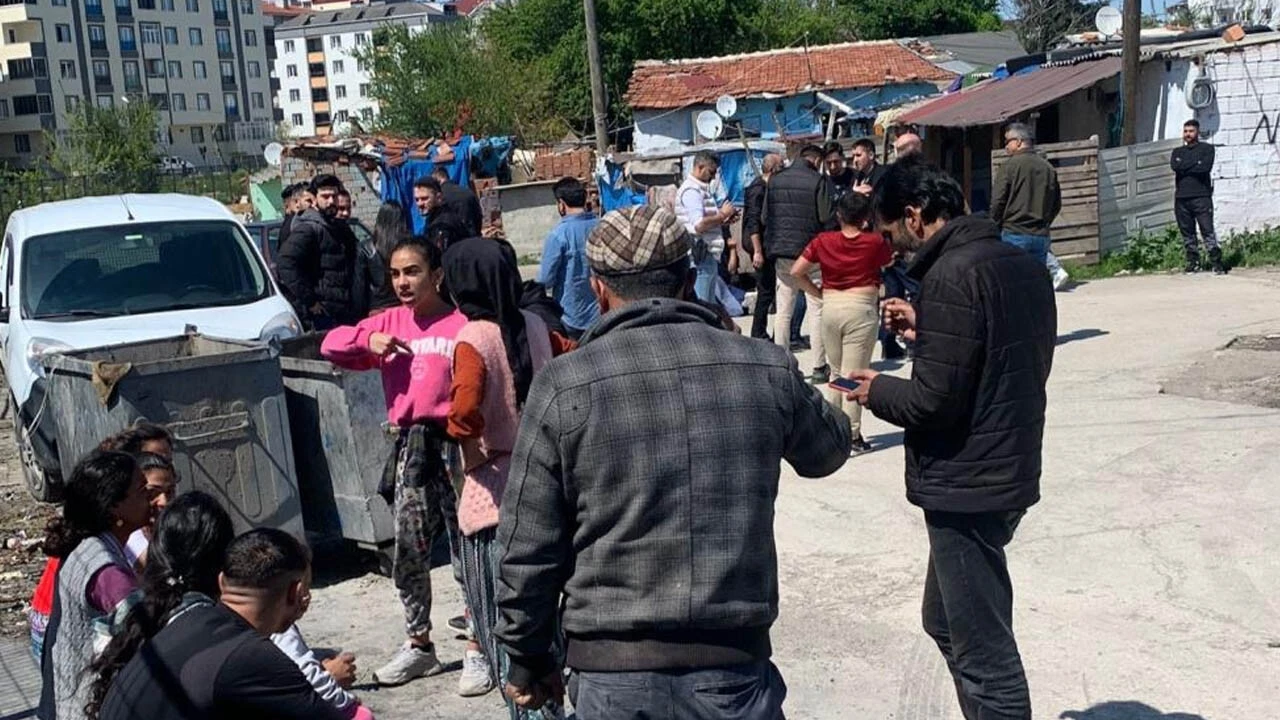 Polislere hain pusu: Çocuklara şeker dağıtırken ateş açıldı