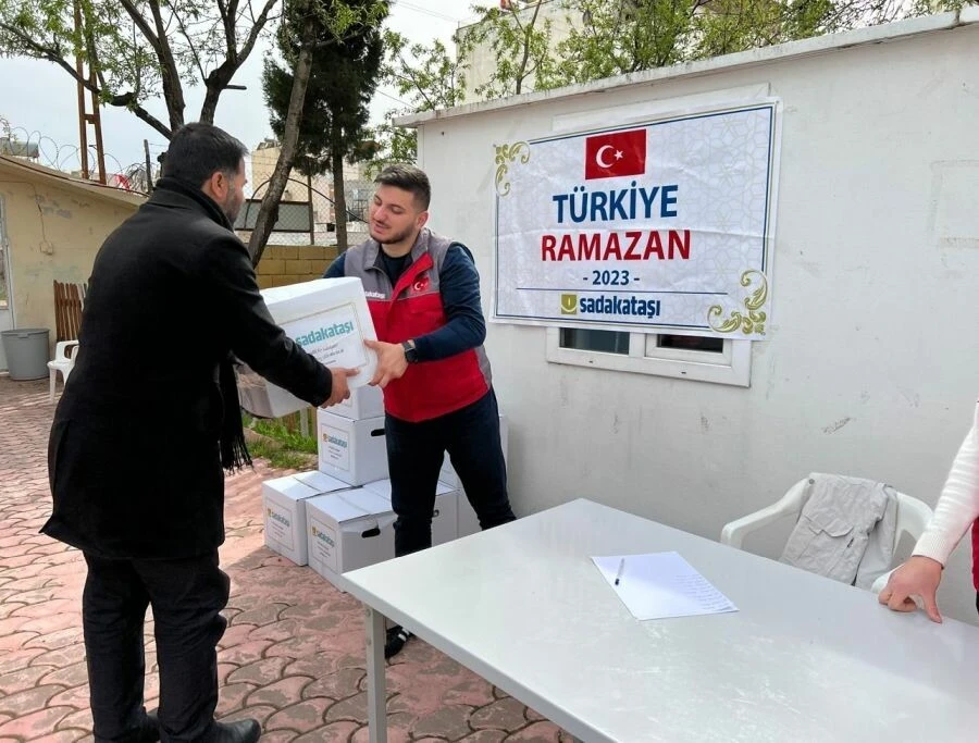 Sadakataşı 500 bin kişiye Ramazan yardımı ulaştırdı