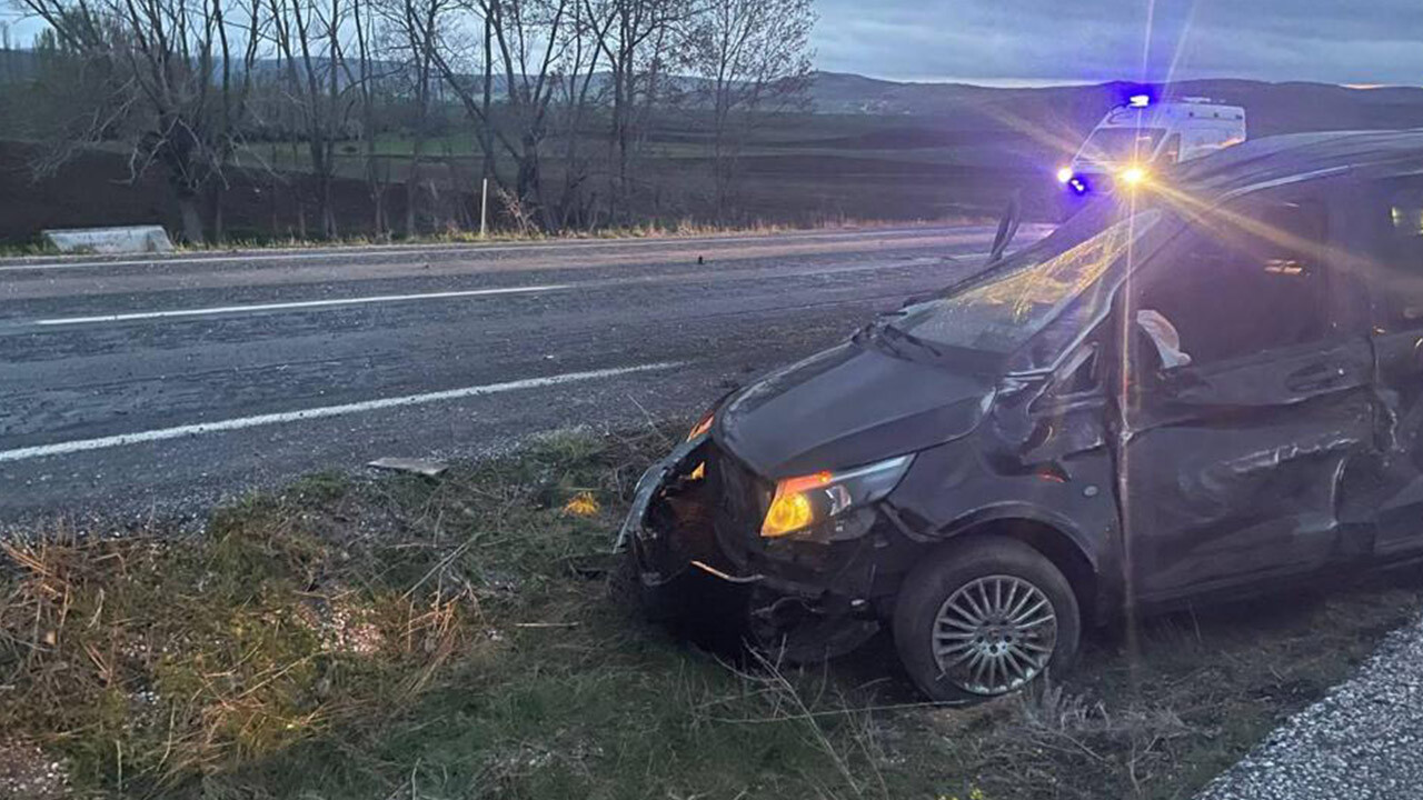 CHP Sivas Milletvekili Ulaş Karasu trafik kazası geçirdi!