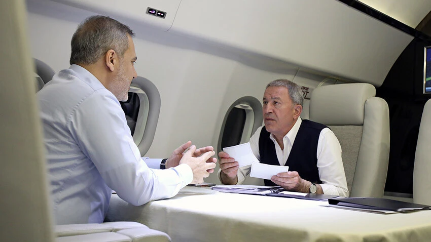 Bakan Akar'dan Moskova'daki 4'lü zirve dönüşü ilk mesaj: Barış ve huzur için çalışacağız