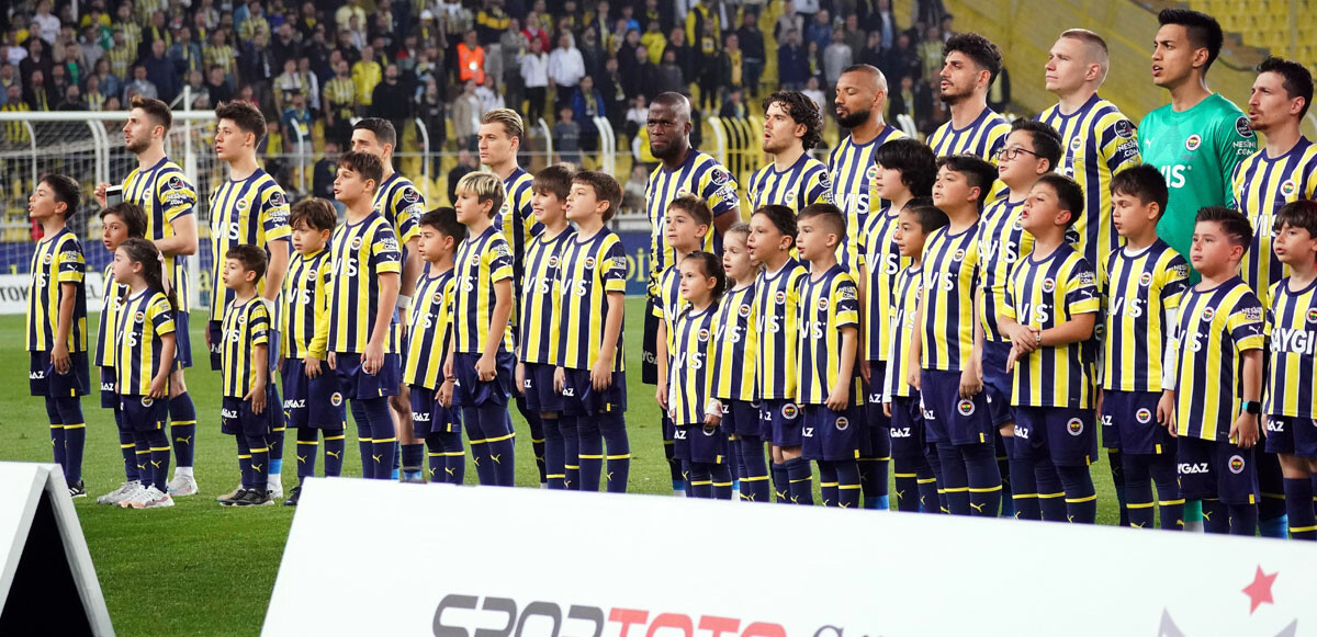 Fenerbahçe&#039;ye yıldız oyuncusundan kötü haber: Sivasspor maçında yok!