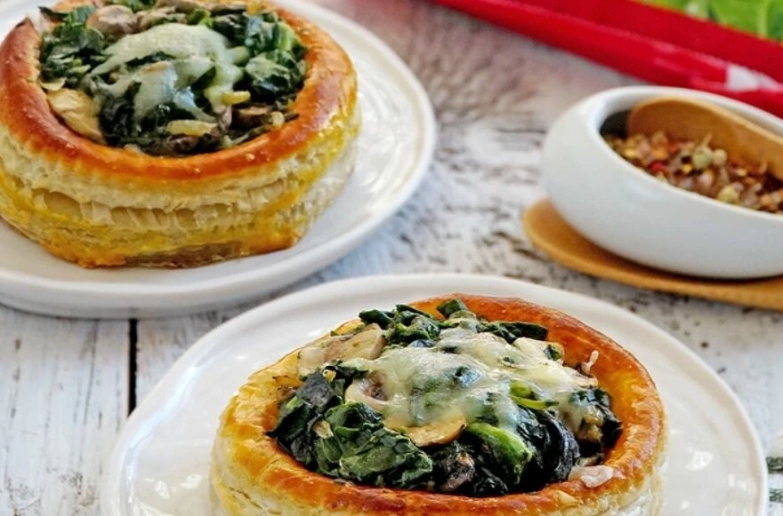 Gelin Mutfakta'da yapılan Ispanaklı Volovan'ın tarifi! İçi yumuşak dışı kıtır oluyor!