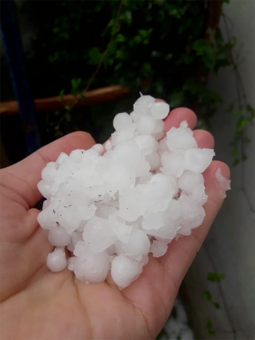 Bursa'ya Nisan ayında misket büyüklüğünde dolu yağdı