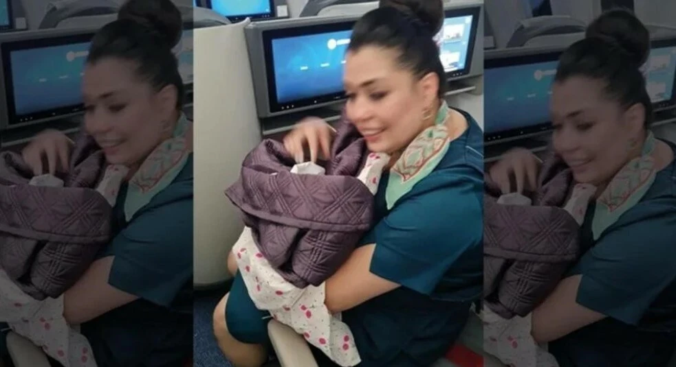 Aceleci bebek, kabin görevlilerinin eline doğdu