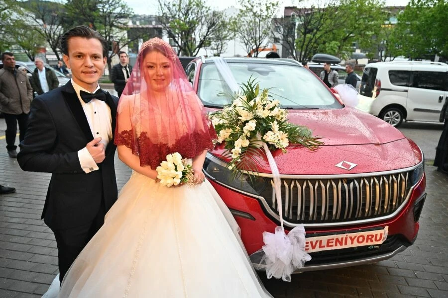 Türkiye’nin otomobili ilk kez gelin arabası oldu