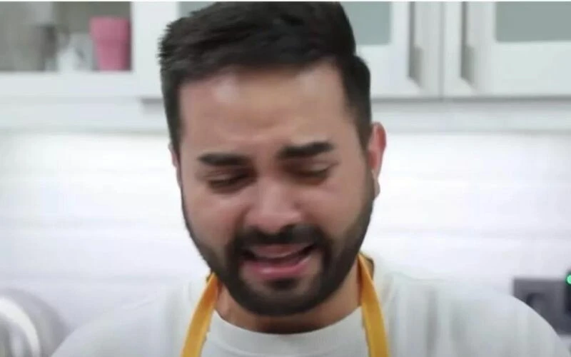 Kadir Ezildi'yi ağlatan anne sorusu! Canlı yayından apar topar çıktı