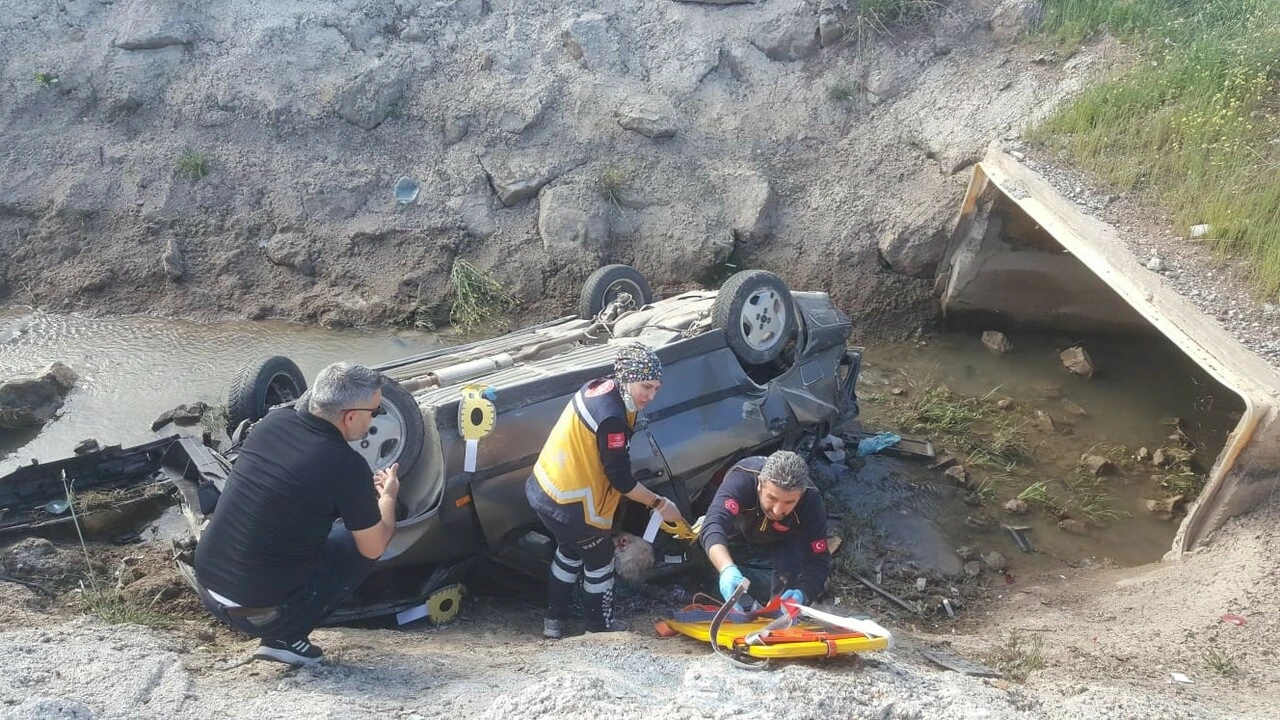 Amasya’da otomobil sulama kanalına uçtu: Anne ve oğlu öldü