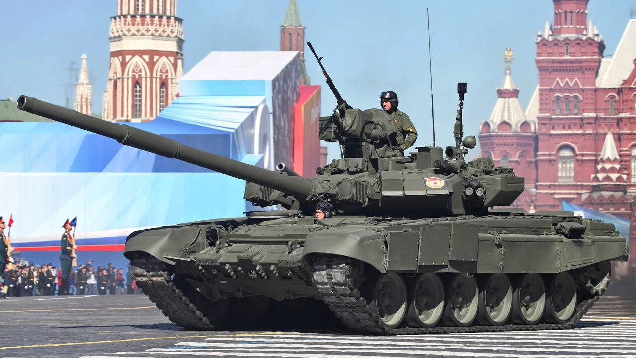 Rus albay tank motorlarını çalıp sattı! Yakayı ele verdi