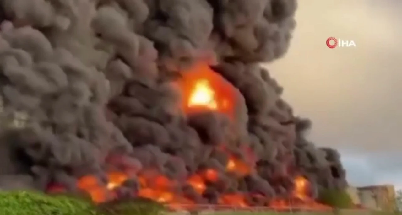 Kırım'daki petrol depolama tesisine İHA saldırısı! Alev alev yanıyor