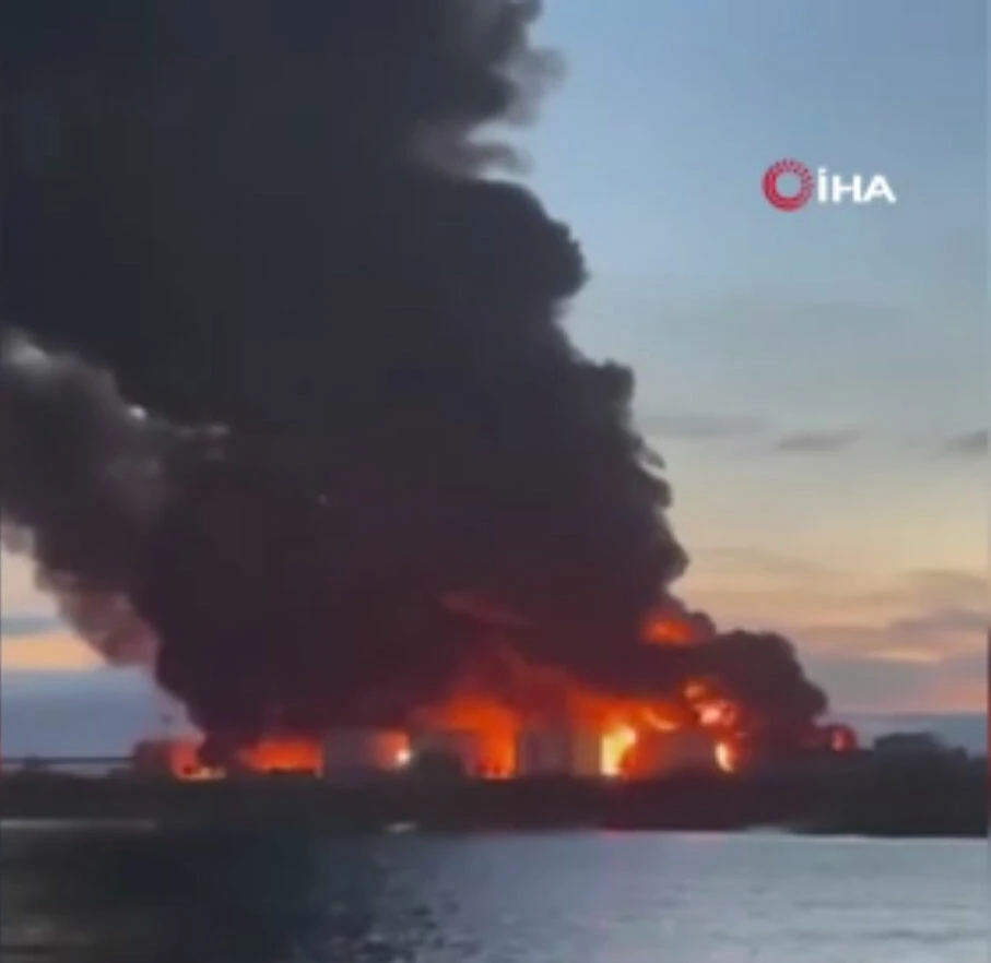 Kırım'daki petrol depolama tesisine İHA saldırısı! Alev alev yanıyor