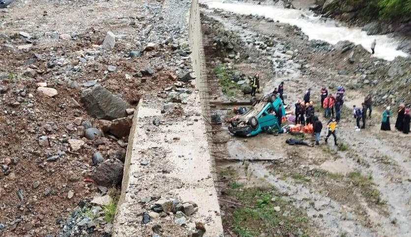 Rize'de korkunç kaza! Araçtaki 4 kişi vefat etti